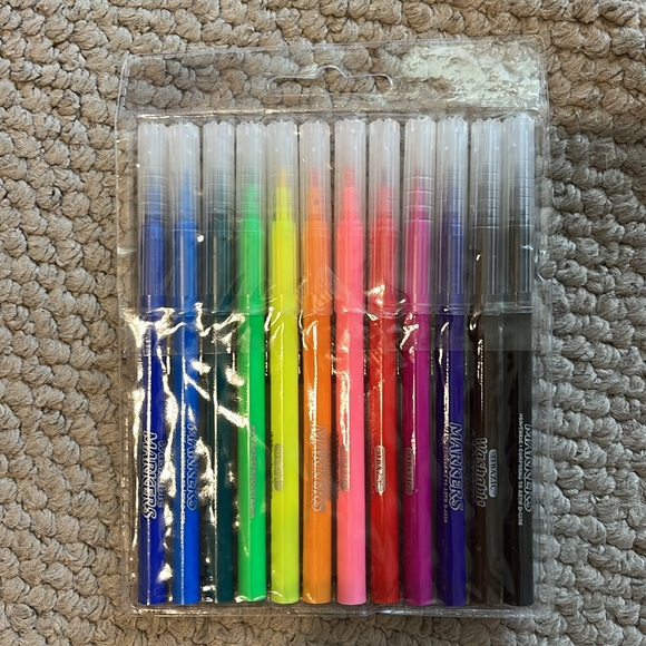 12 Washable Markers - Picture 2 of 2